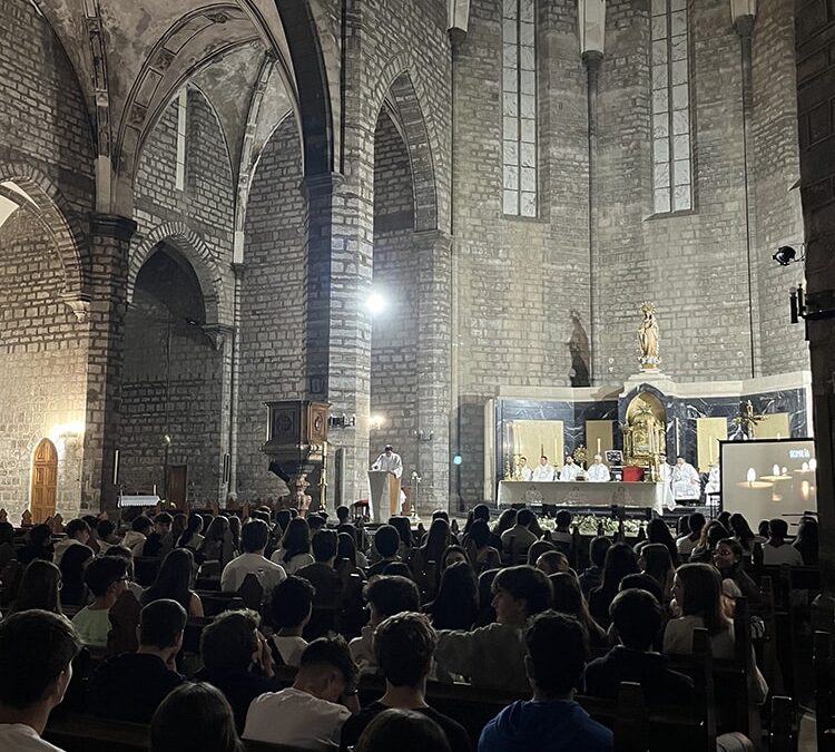 Vigilia de jóvenes, en la parroquia Santa María de Sagunto 